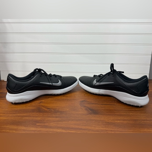 Nike men’s Vapor black & silver golf cleats with white Fit Sole. Men’s size 9.5 - Picture 6 of 8